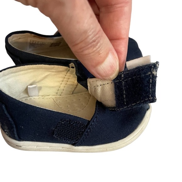 TOMS Navy Slip On Shoes Size 4 - Picture 5 of 7